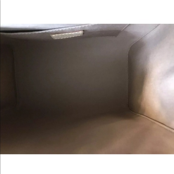 Authentic Louis Vuitton Monogram Vernis - Picture 5 of 7